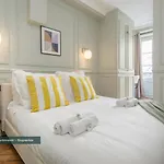 Poeticstay - Saint Lazare Париж