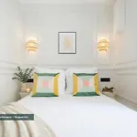 Poeticstay - Saint Lazare Апартаменты