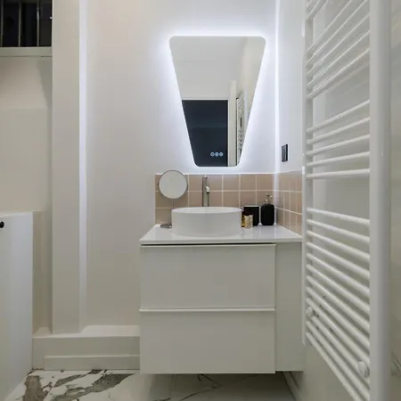 Poeticstay - Saint Lazare アパート