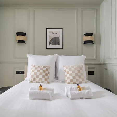 Poeticstay - Saint Lazare パリ