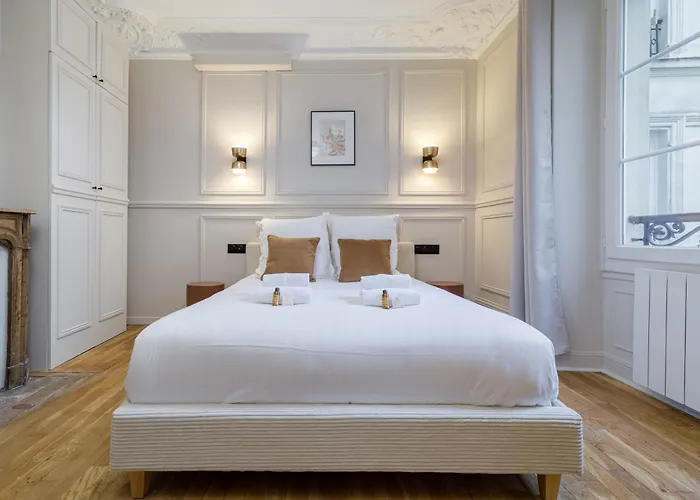 Poeticstay - Saint Lazare Апартаменты Париж