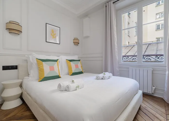 Poeticstay - Saint Lazare * Париж
