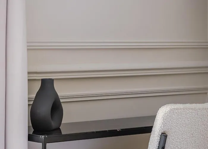 Poeticstay - Saint Lazare * Париж