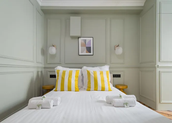 Poeticstay - Saint Lazare Апартаменты